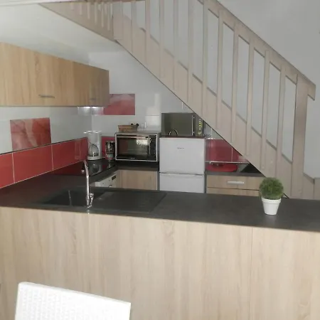 Σπίτι διακοπών Jolie Maison 100 M De La *